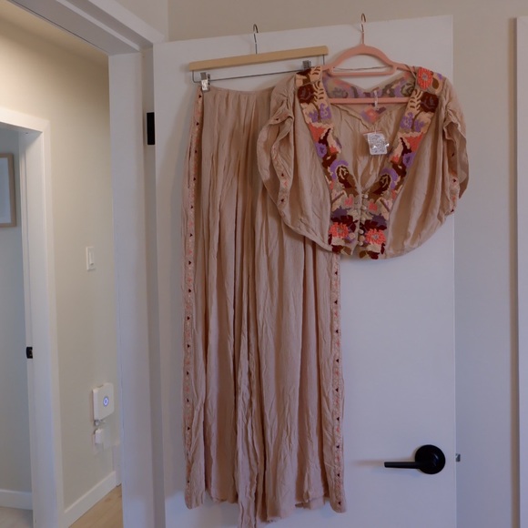 SOLD- FREE PEOPLE Santoshi Set - Picture 5 of 10